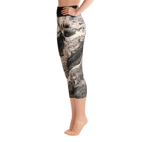Black and White Capri Printed Leggings, Yoga Pants - Image 5